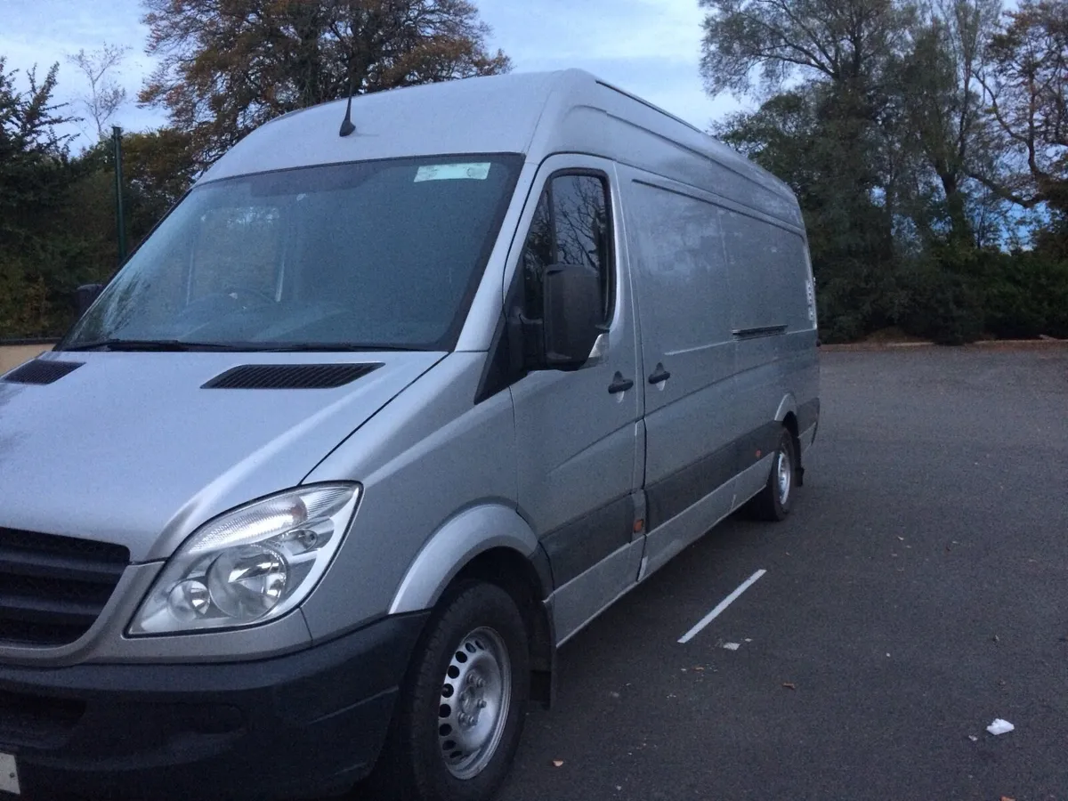 Man with a van - Image 1