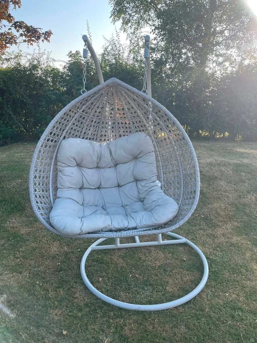 Egg Chair - Image 1
