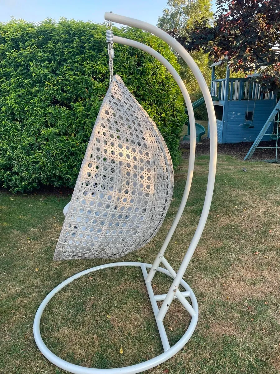 Egg Chair - Image 2