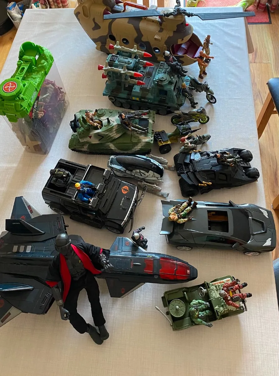 Selection of vehicles, soldiers and horse toys - Image 2