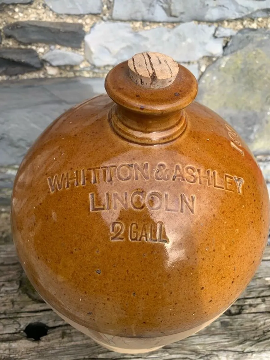 Antique Lincoln 2 Gallon Stoneware Flagon. - Image 3