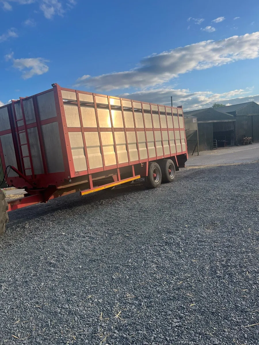 24Ft Smyth Livestock trailer - Image 1