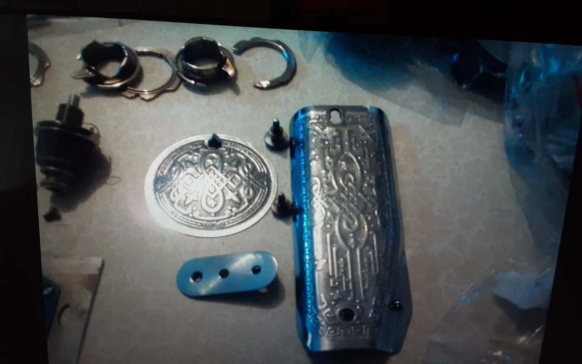 SINGER SEWING MACHINE PARTS 201K - Image 1