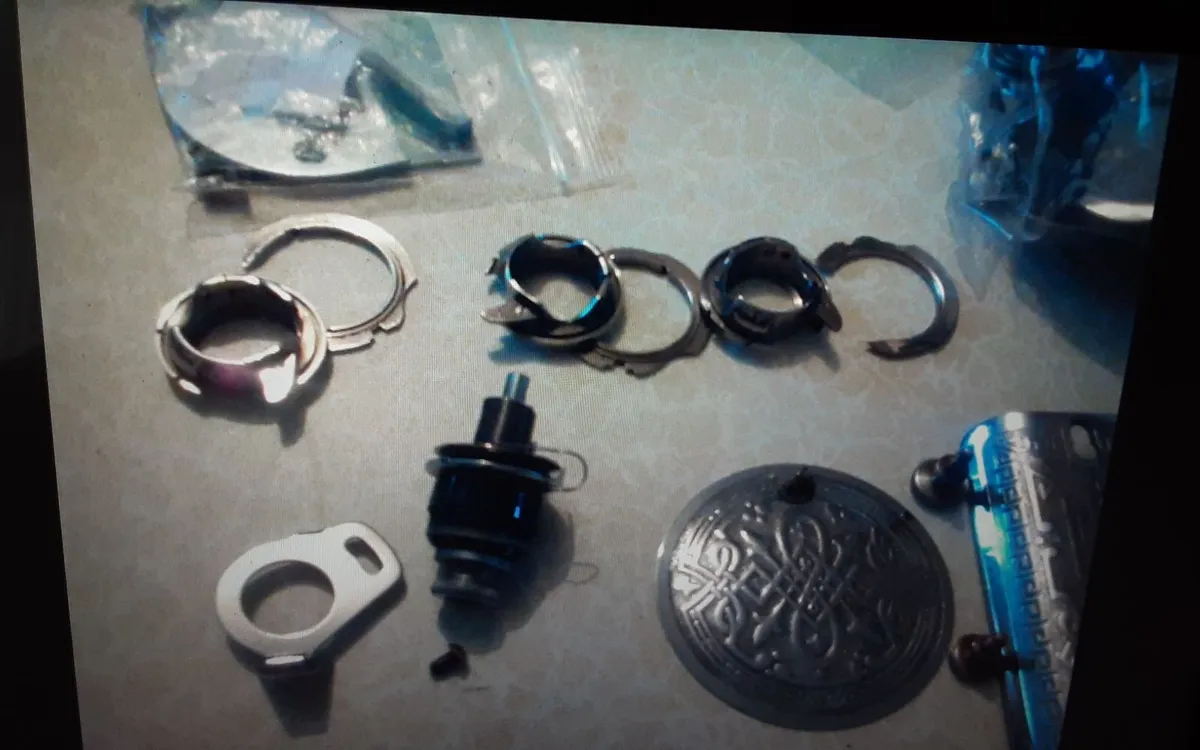 SINGER SEWING MACHINE PARTS 201K - Image 3