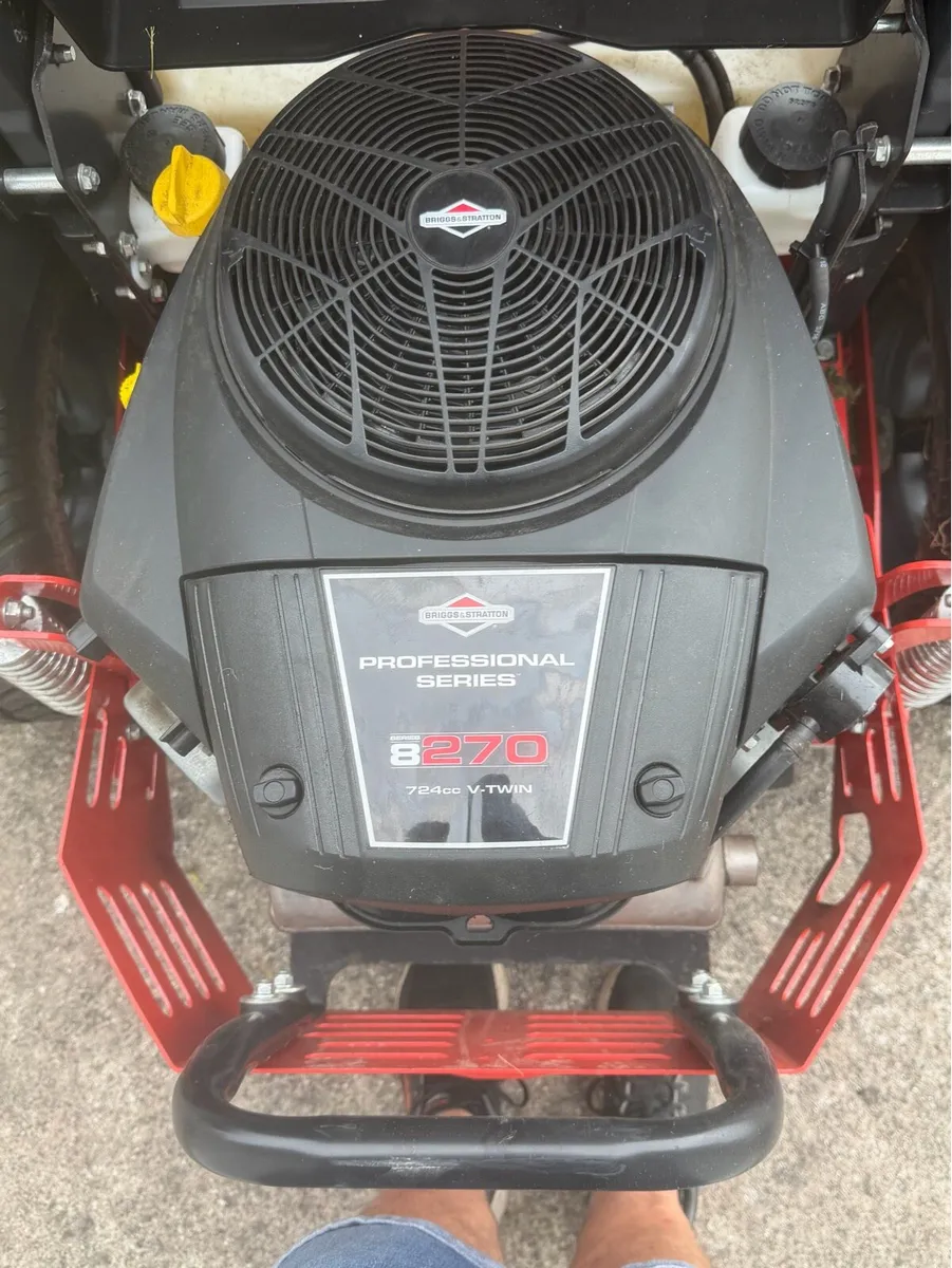 Zero Turn Lawnmower - Image 2