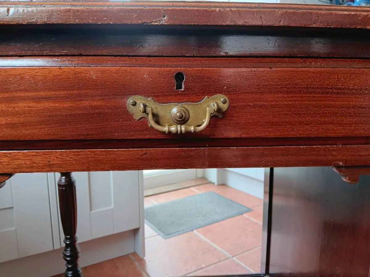 Edwardian mahogany single pedestal desk - Image 2