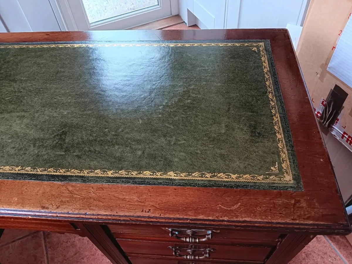 Edwardian mahogany single pedestal desk - Image 4