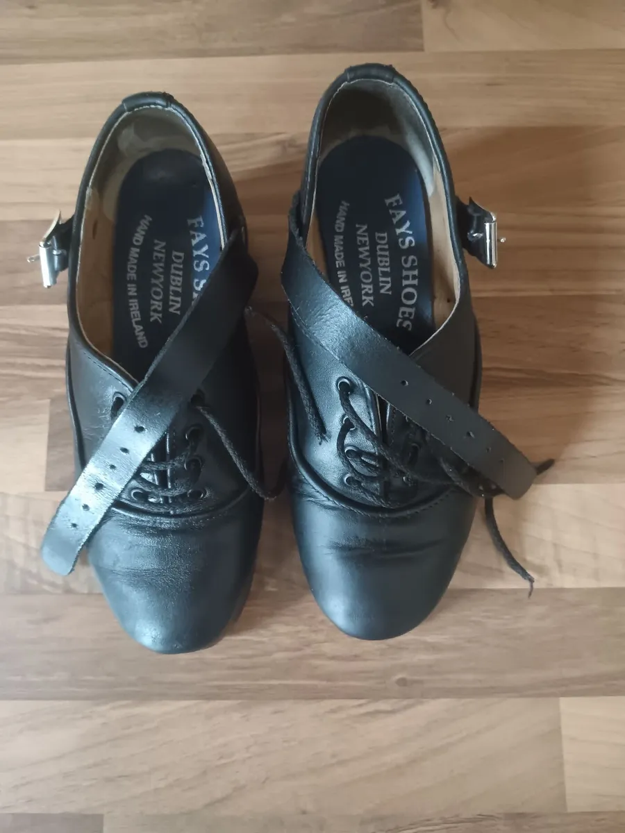 Fayes ultra light heavy dancing shoes size 1 - Image 1