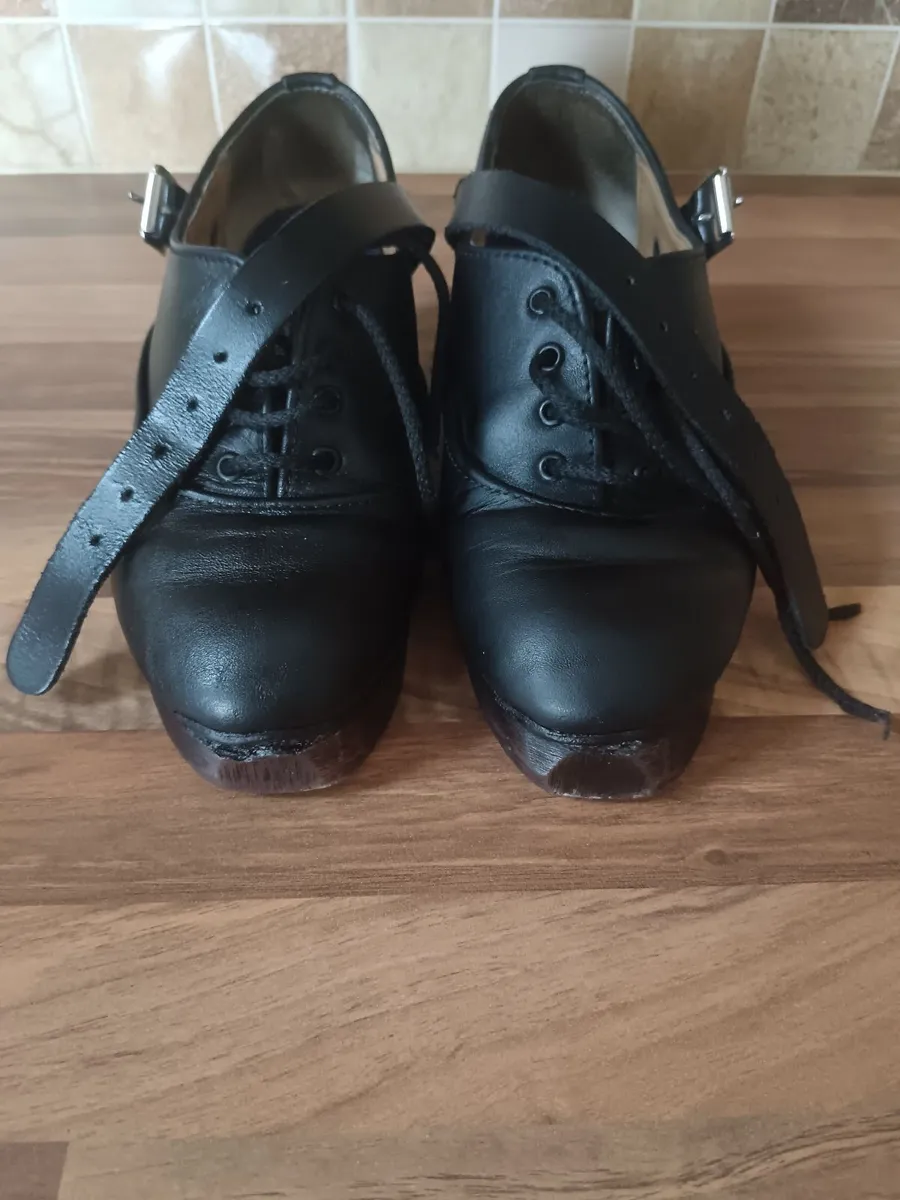 Fayes ultra light heavy dancing shoes size 1 - Image 2