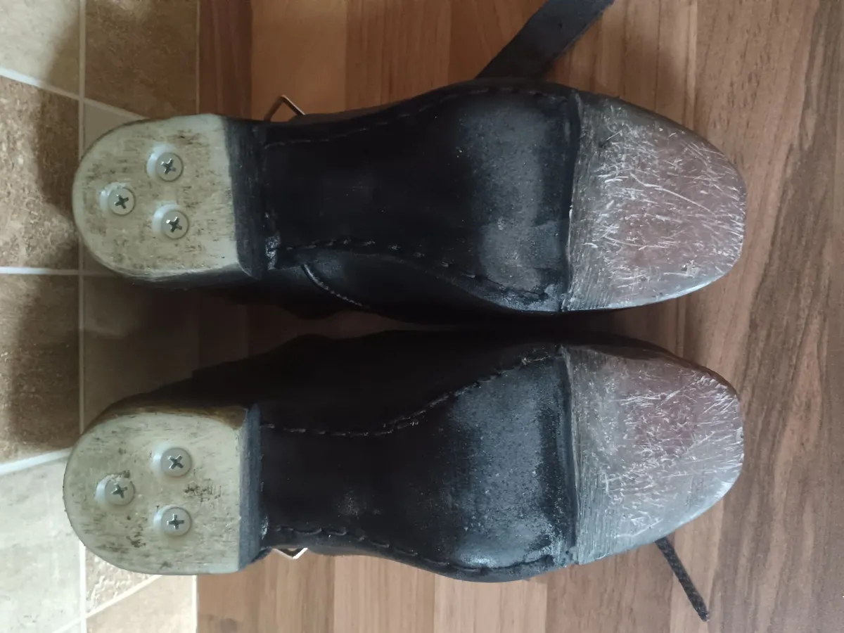 Fayes ultra light heavy dancing shoes size 1 - Image 3