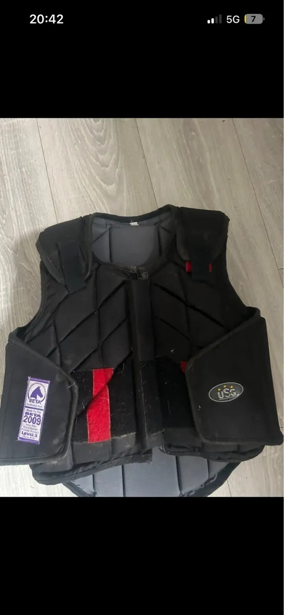 Horse riding boots/clothing/body protector - Image 4