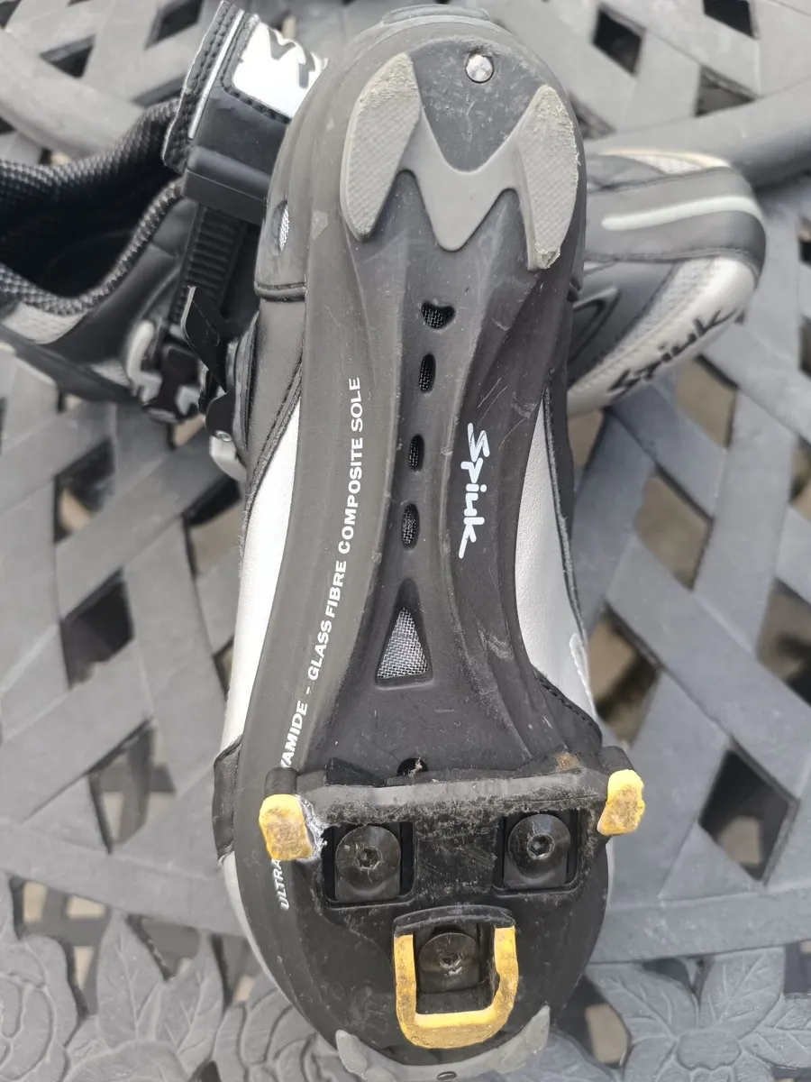 Cycling shoes - Image 2