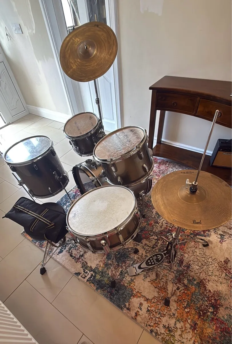 Pearl Roadshow 5-Piece Drum Kit - Image 1