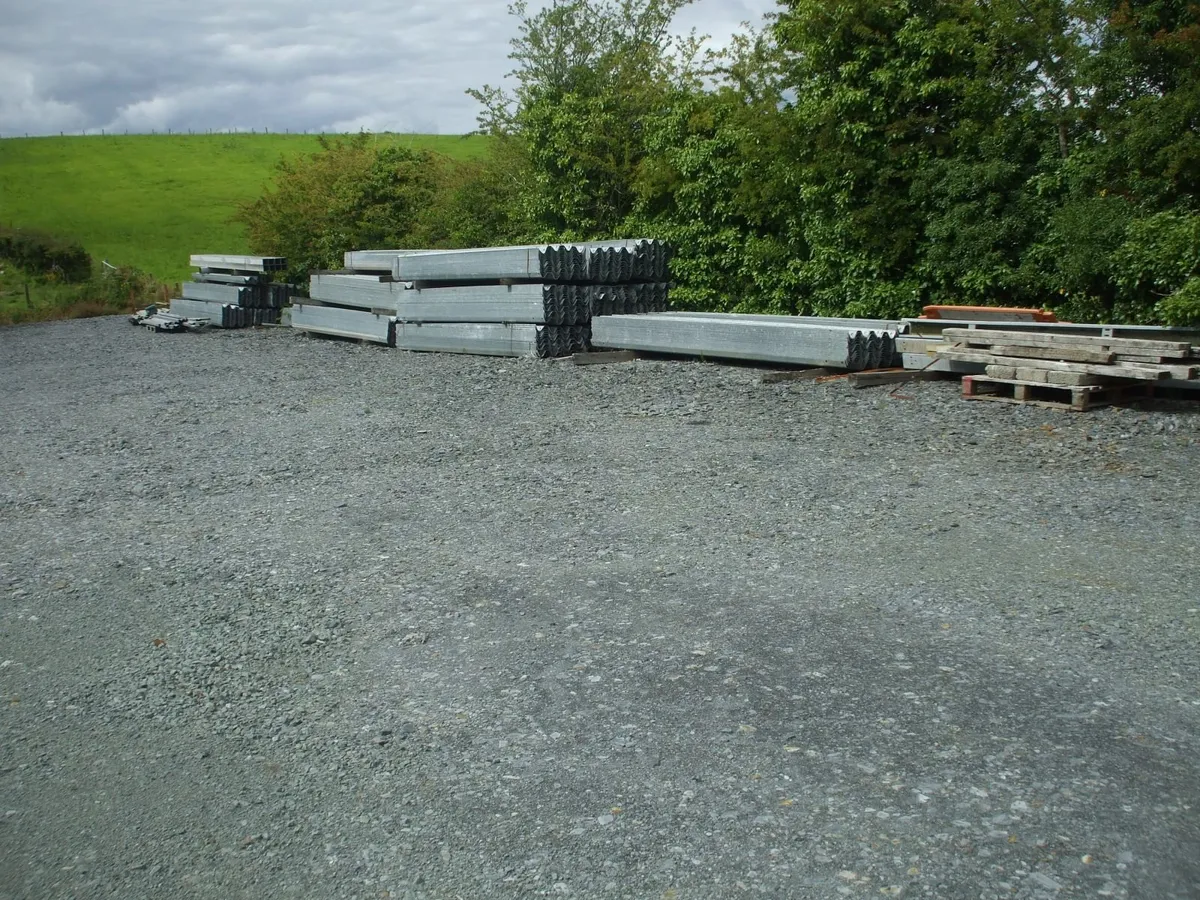 crash barrier 14ft - Image 1