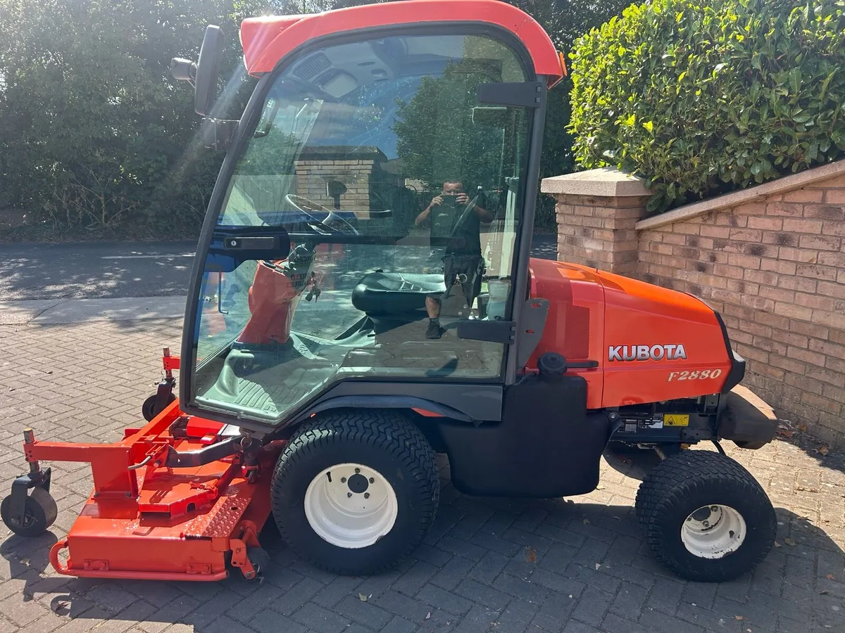 Kubota F2880 Ride on mower - Image 1