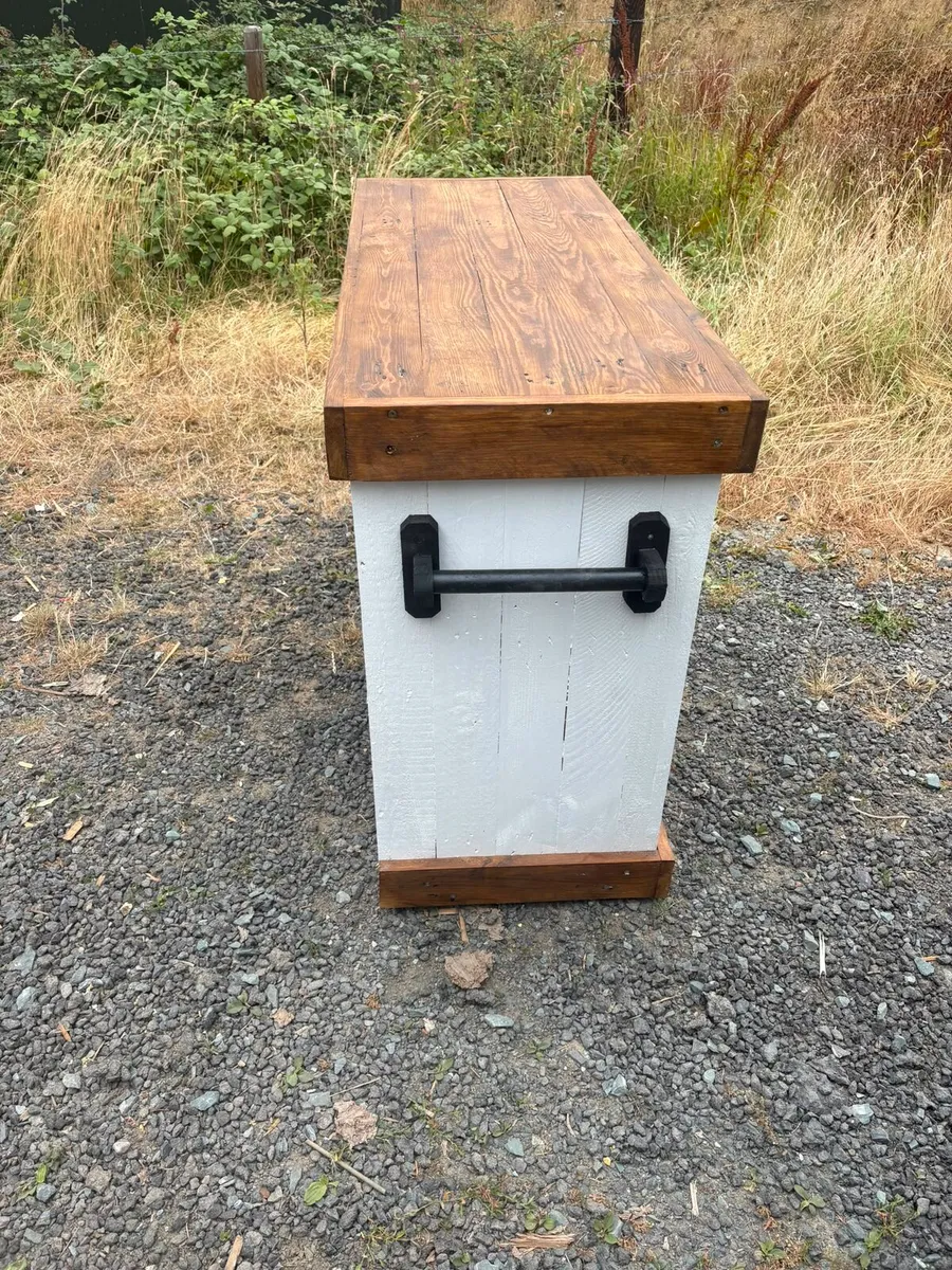 Rustic kitchen island - Image 3