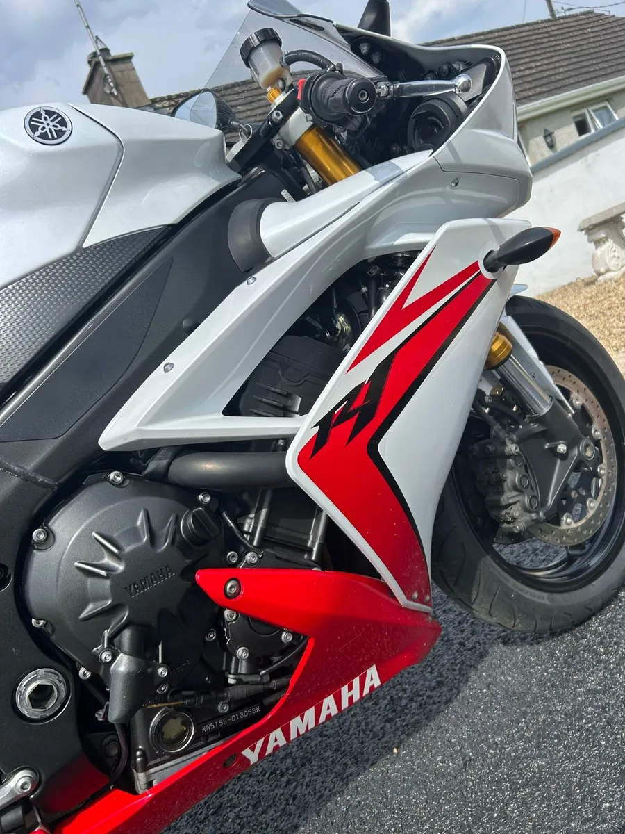Yamaha R1 - Image 3