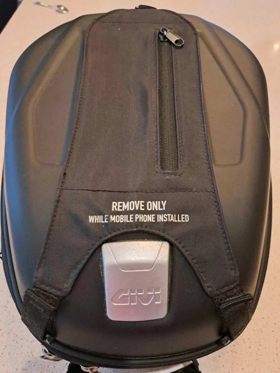 Givi tank bag tanklock - Image 3