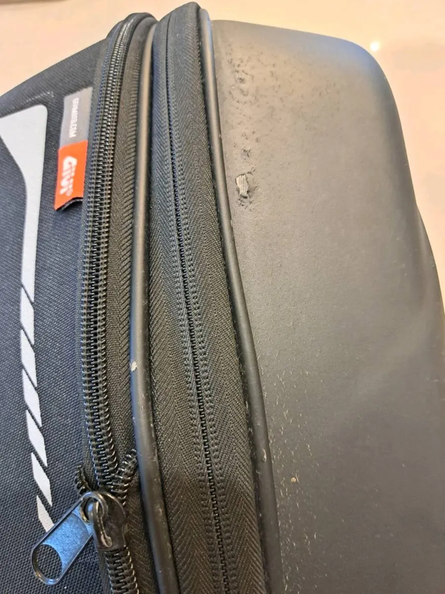 Givi tank bag tanklock - Image 4