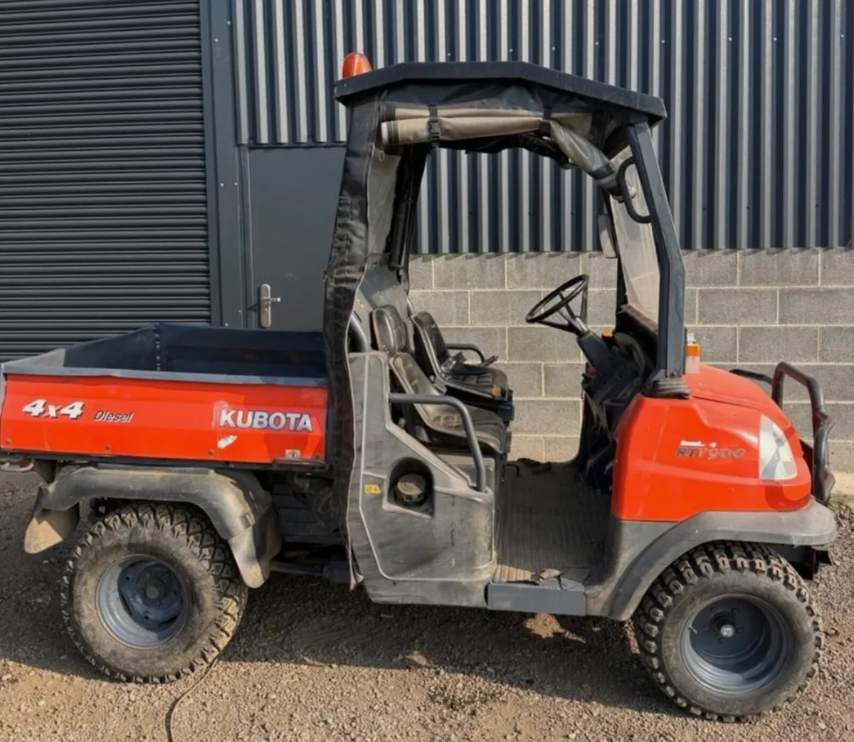 Kubota RTV 900 Diesel Gator . 2014 . - Image 4