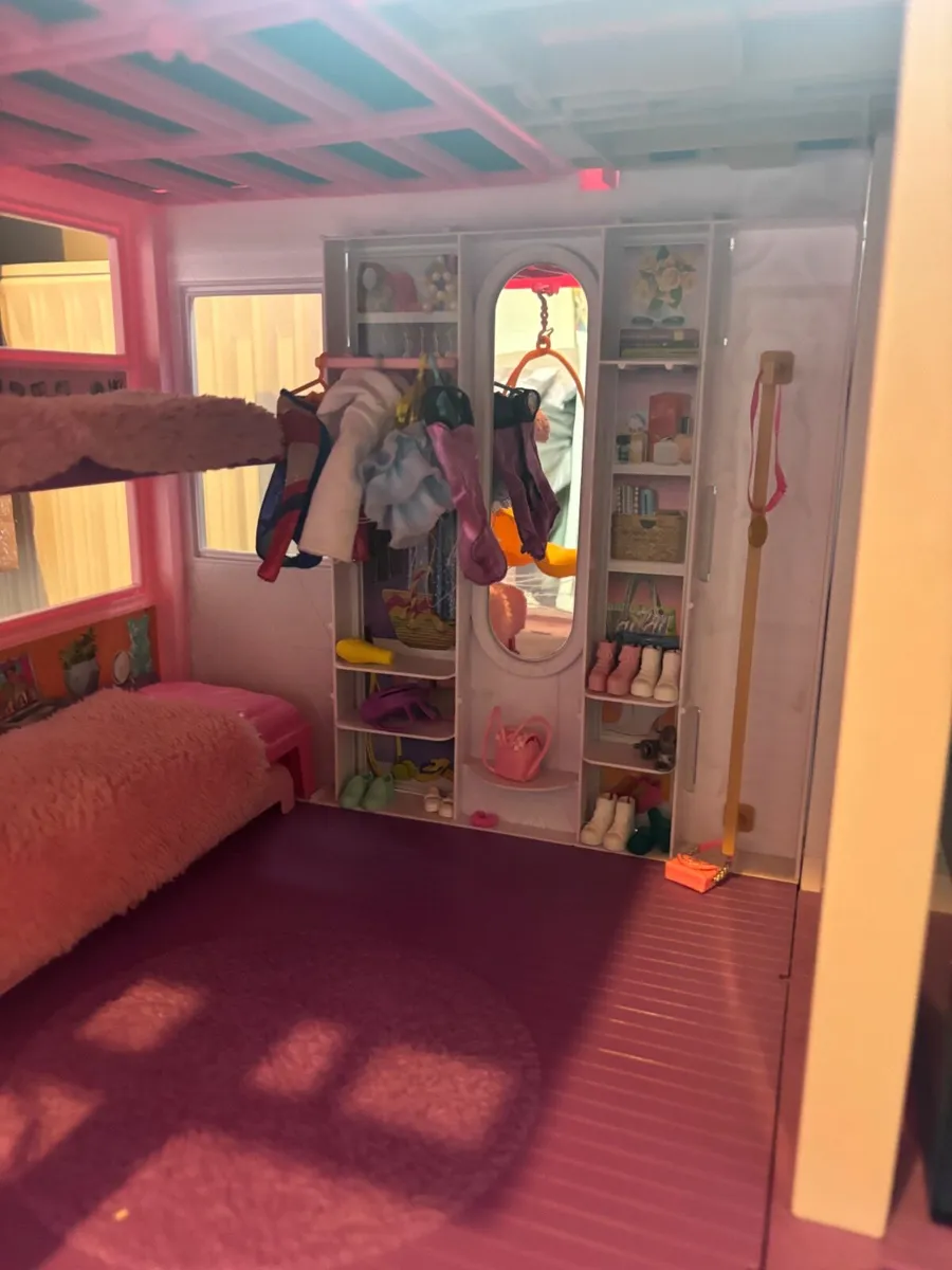 barbie play house - Image 3