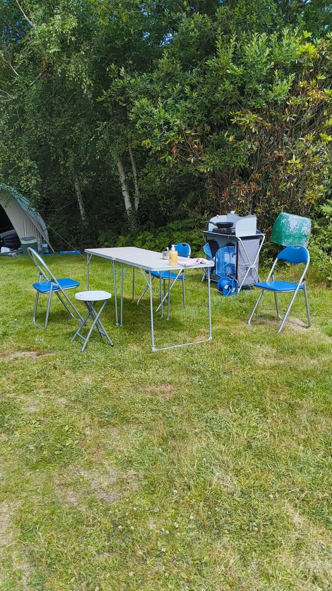 QUECHUA 6-person, 3-bedroom inflatable camping ten - Image 3