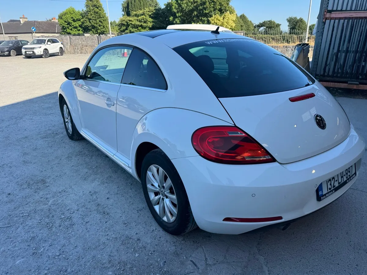 2013 VW beetle - Image 4