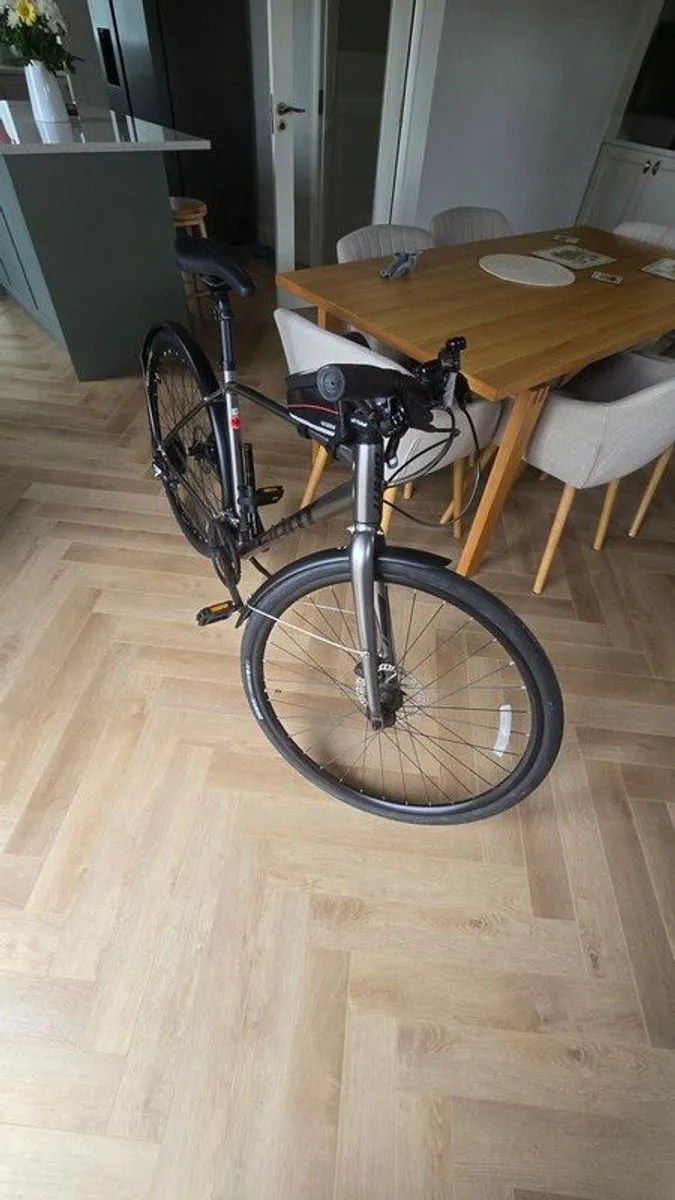 Giant  escape 2 mens hybrid bike - Image 2