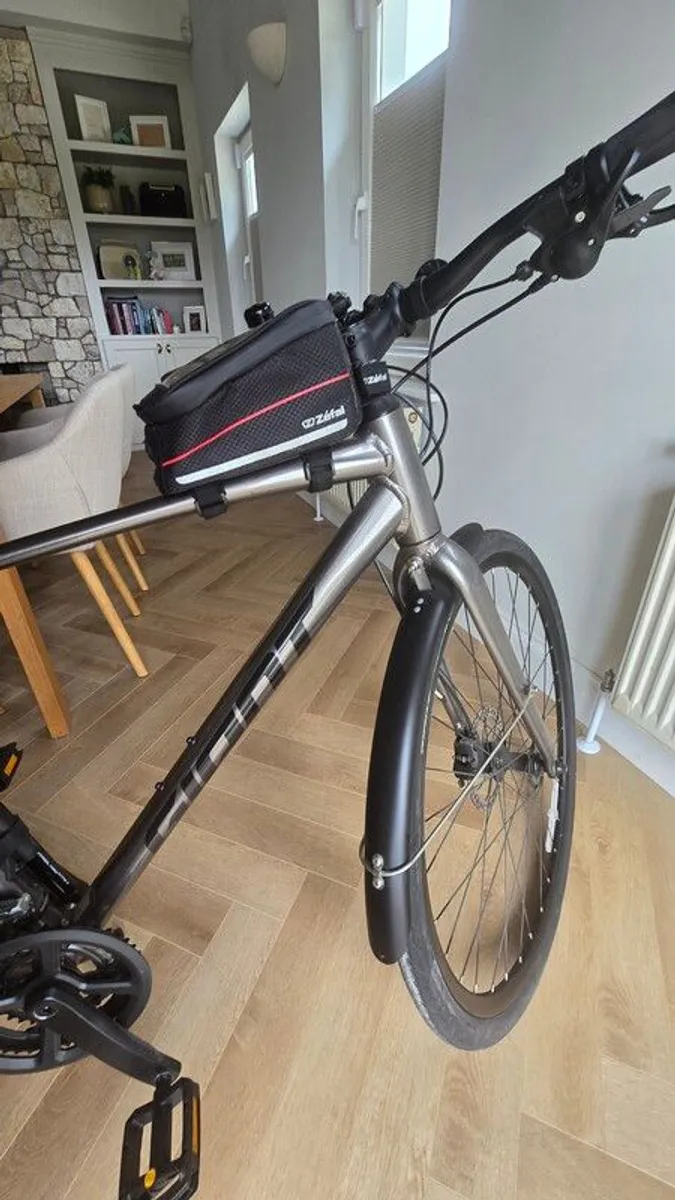 Giant  escape 2 mens hybrid bike - Image 3