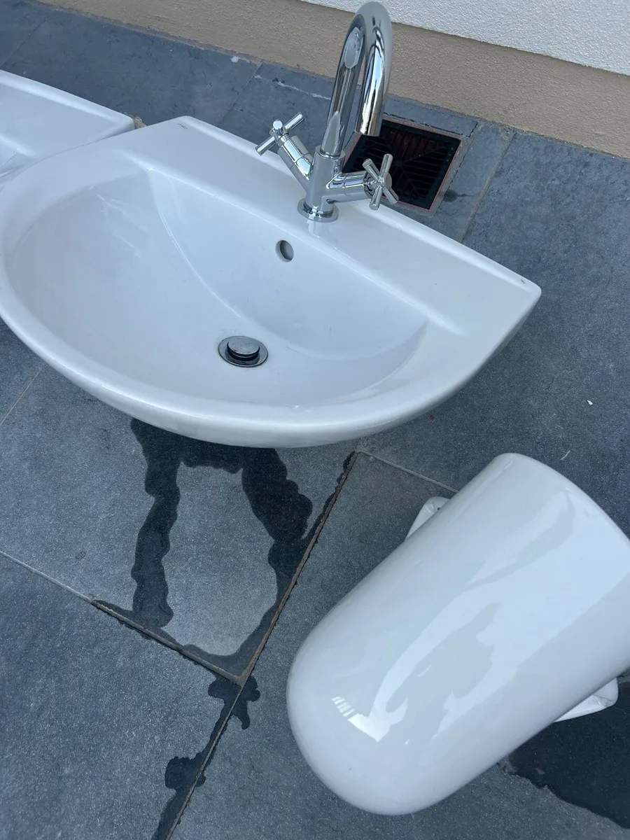 Mito Bathroom Sink X 2