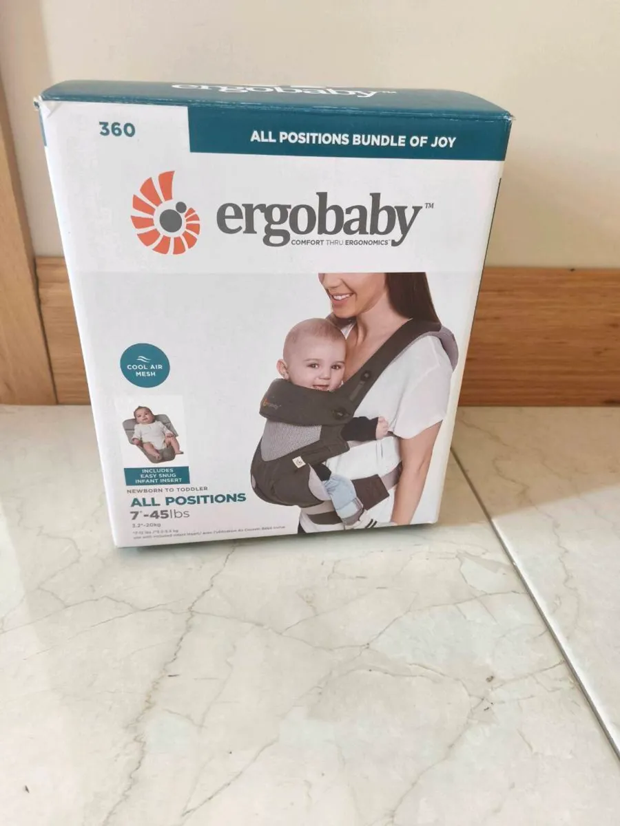 Ergobaby 360 baby carrier - Image 1