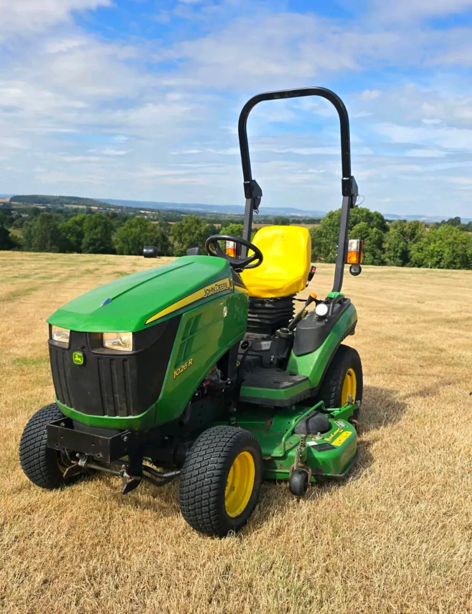 John Deere compact tractor 1026r - Image 2