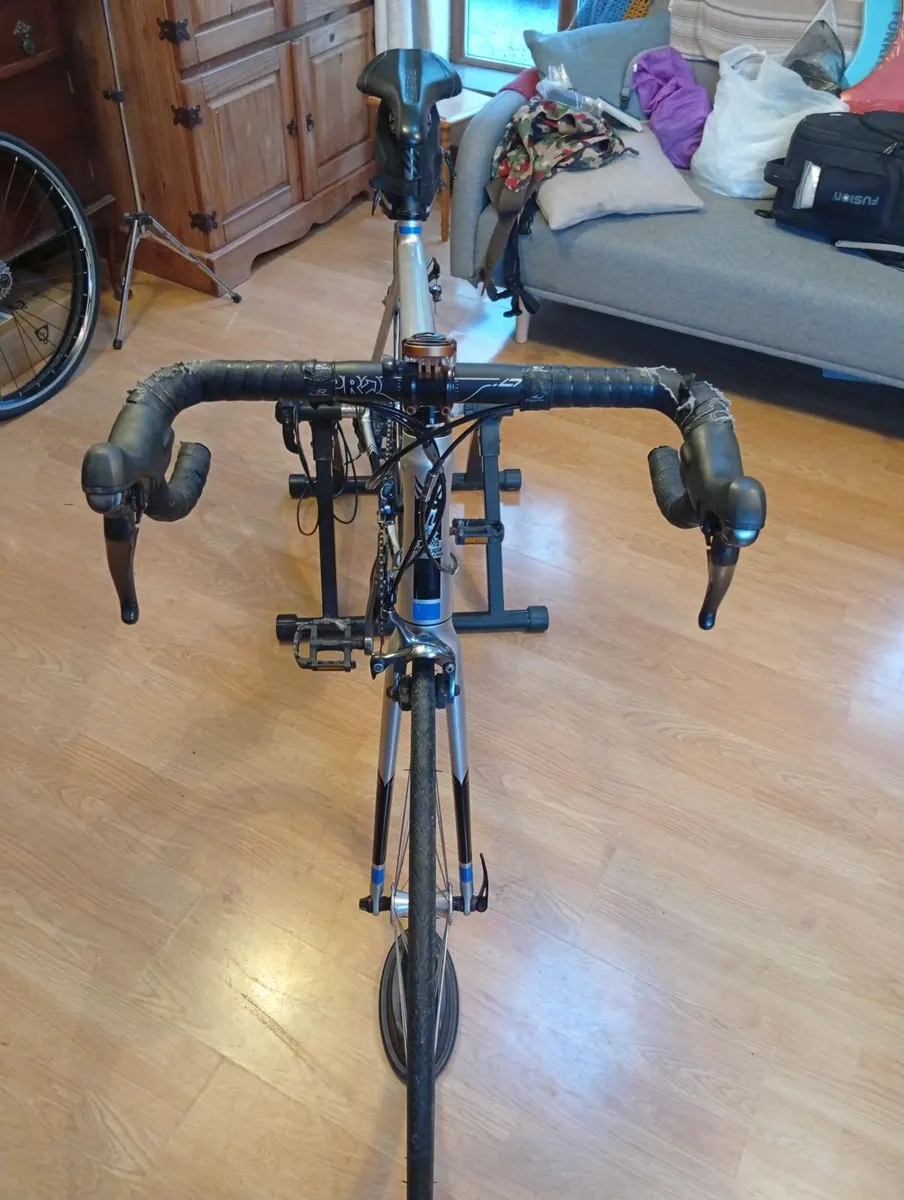 Raleigh Crtierium sport road bicycle +extra wheels - Image 4