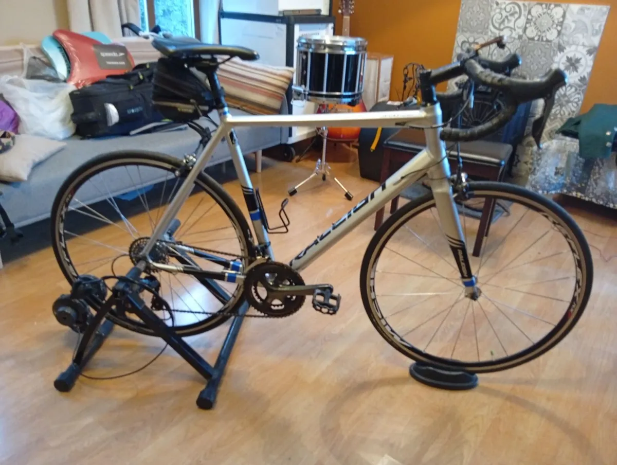 Raleigh Crtierium sport road bicycle +extra wheels - Image 1