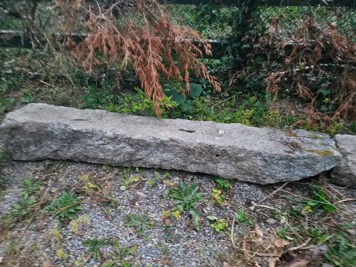 Granite pillars - Image 1