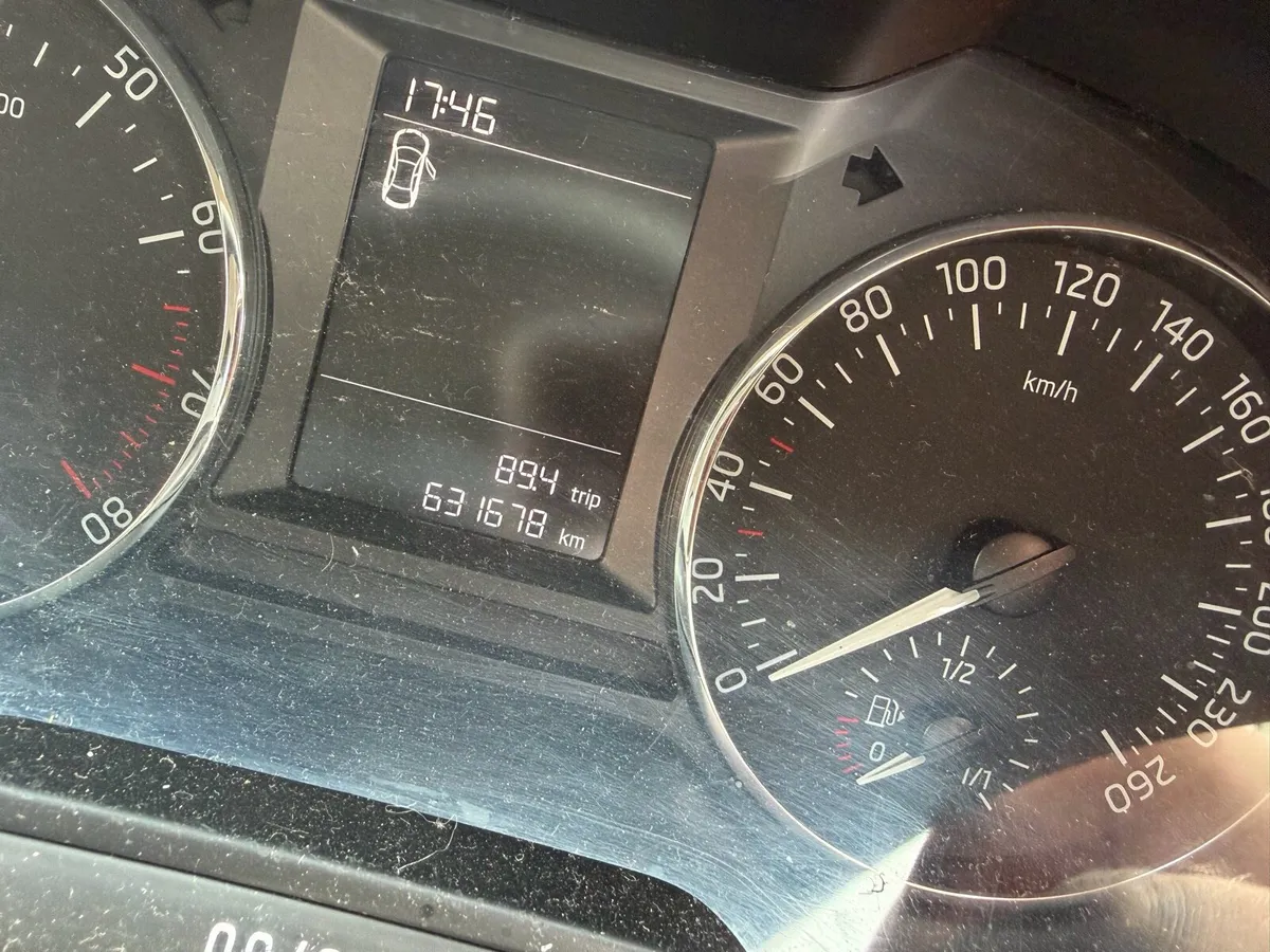 151 Octavia petrol - Image 3