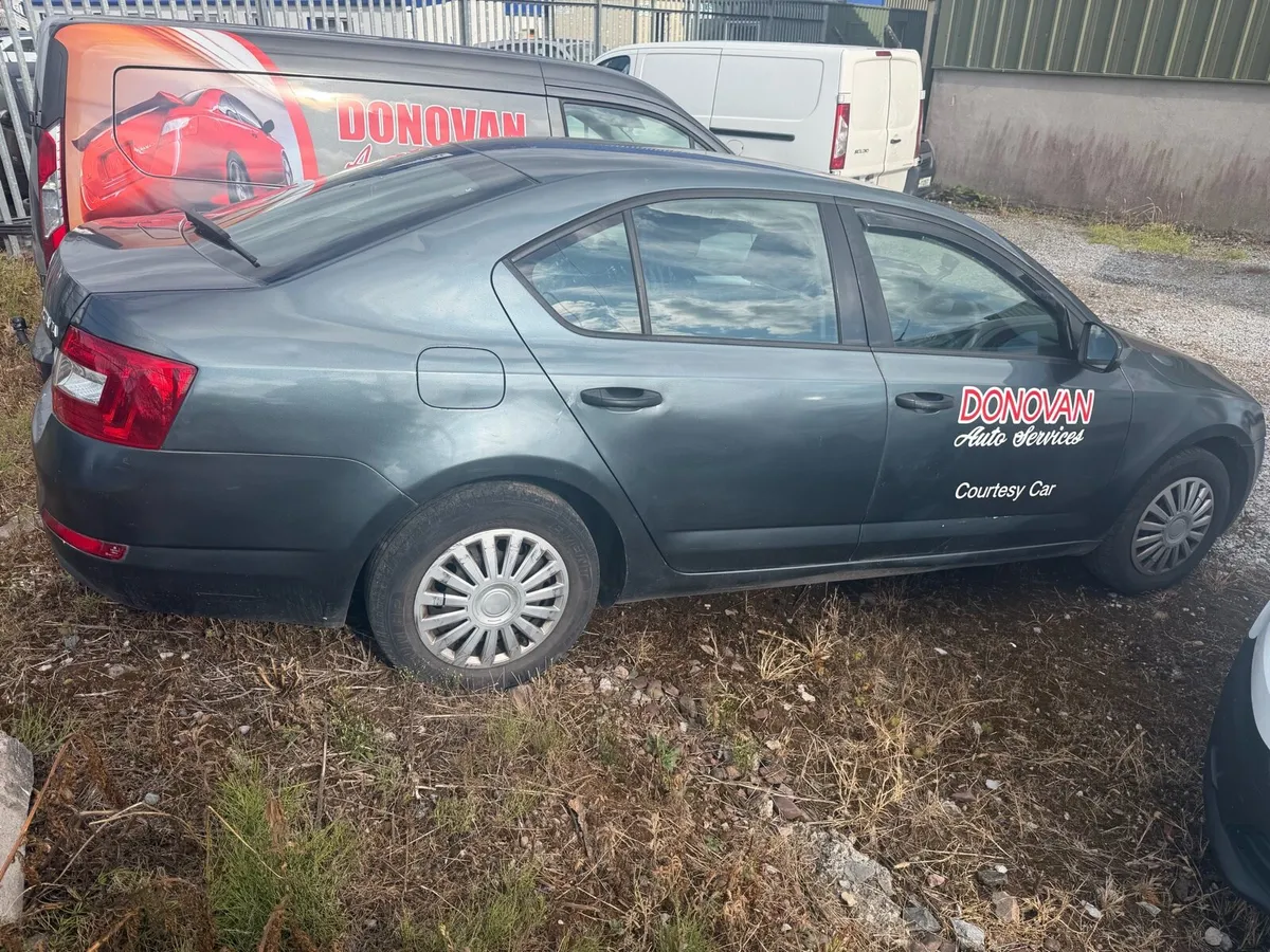 151 Octavia petrol - Image 1