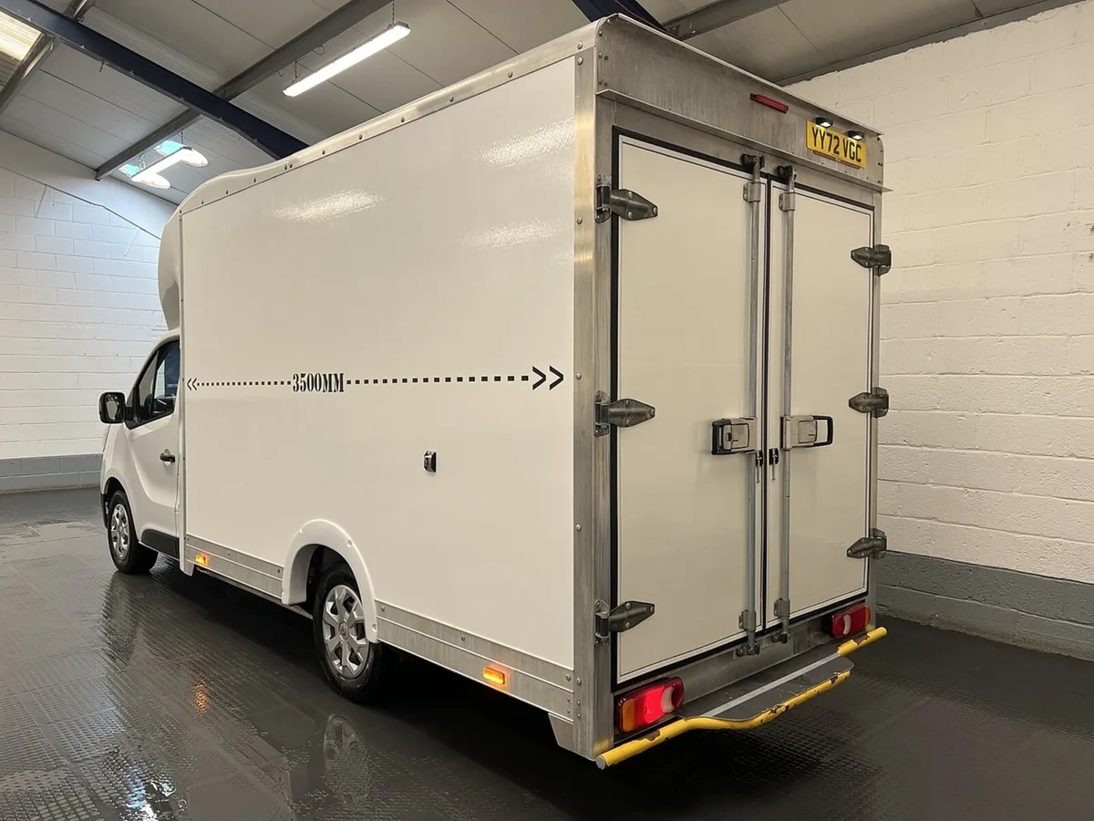 2022 Renault Trafic Luton Low Loader Van - Image 4