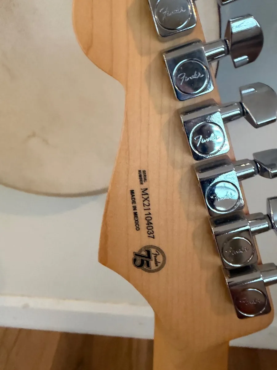 Fender Player Stratocaster – Sunburst – Excellent - Image 2