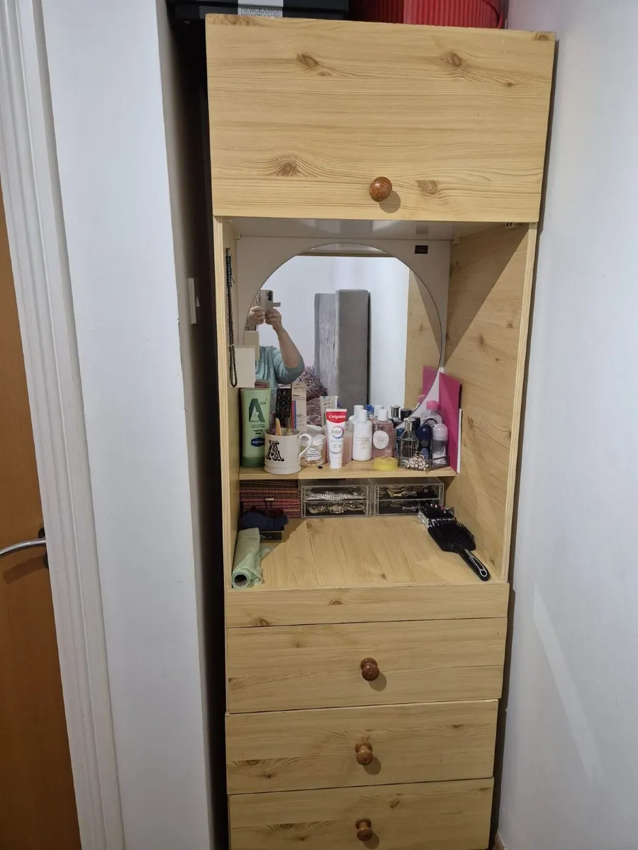 Dressing Table with Drawers and Mirror