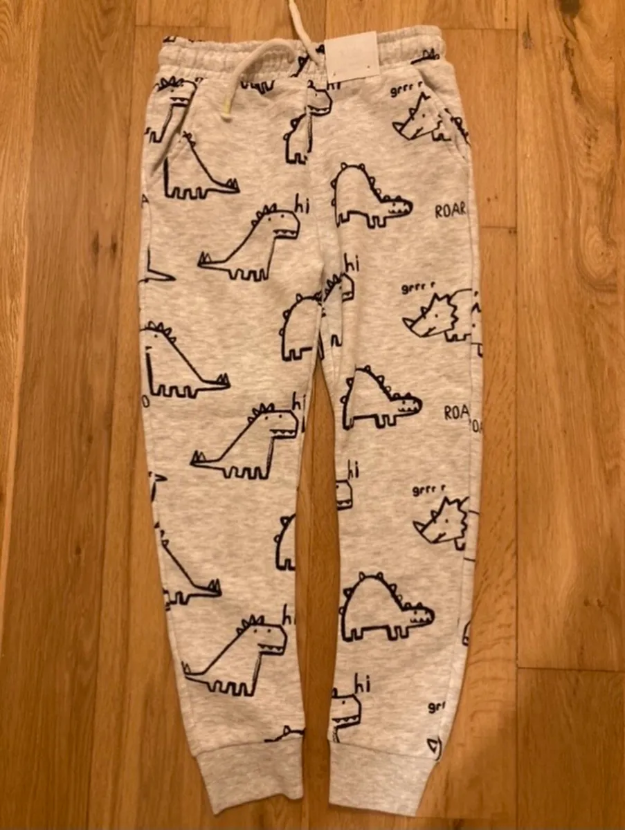 Boys trousers New!! 6-7y - Image 3