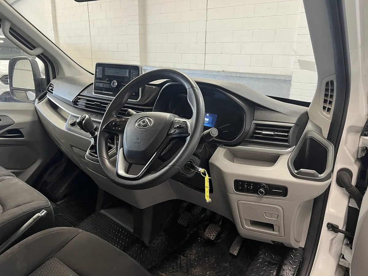 2022 Maxus Deliver 9 Tipper Van - Image 3