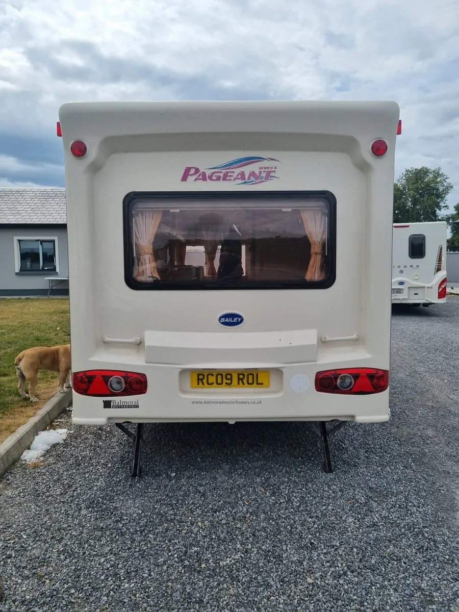 Caravans - Image 3