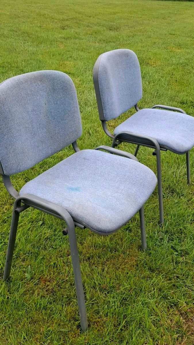 6 office style meeting conference chairs - Image 2