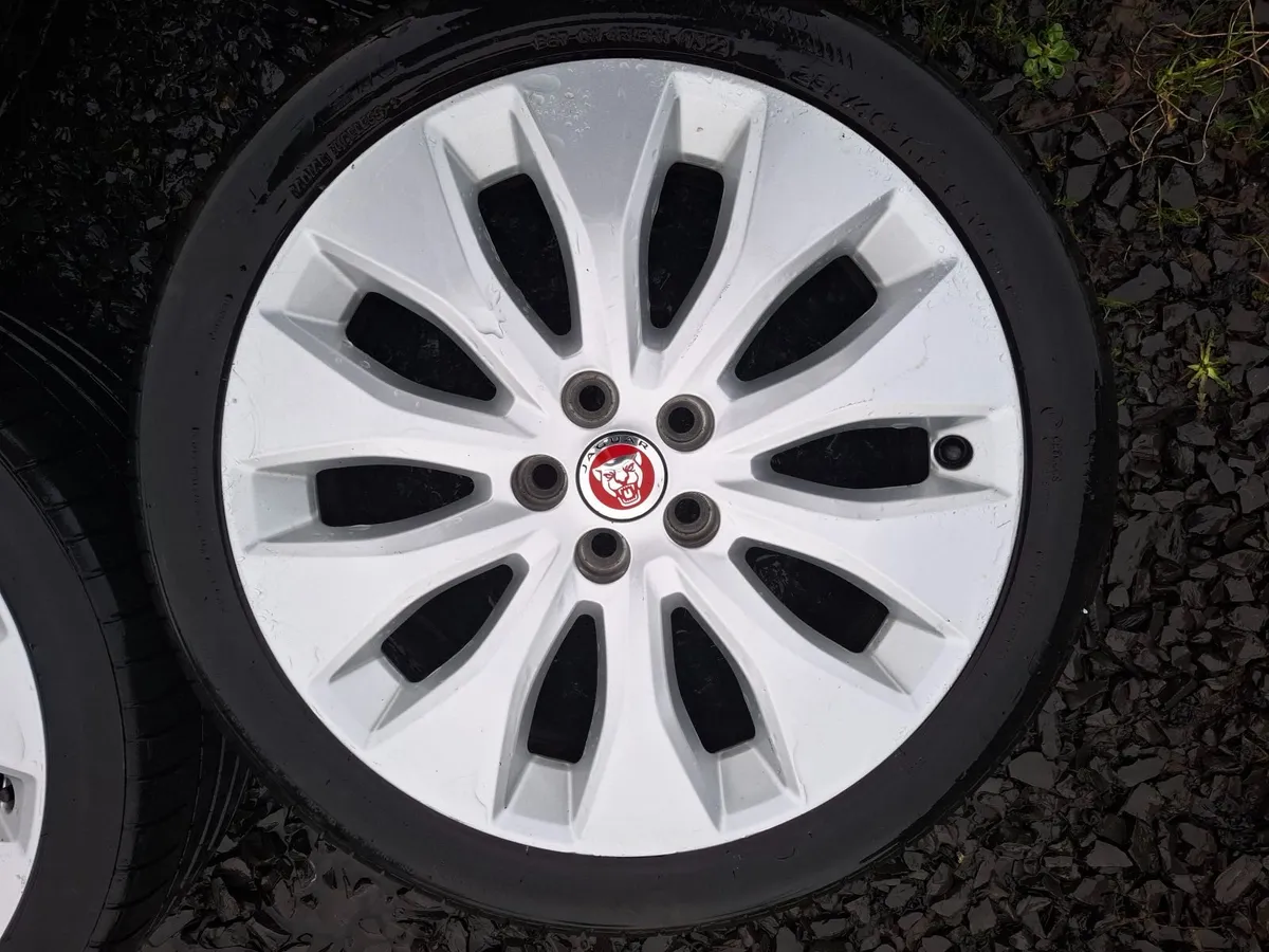 18" Jaguar,  Ford,  Volvo Alloys with tyres - Image 3