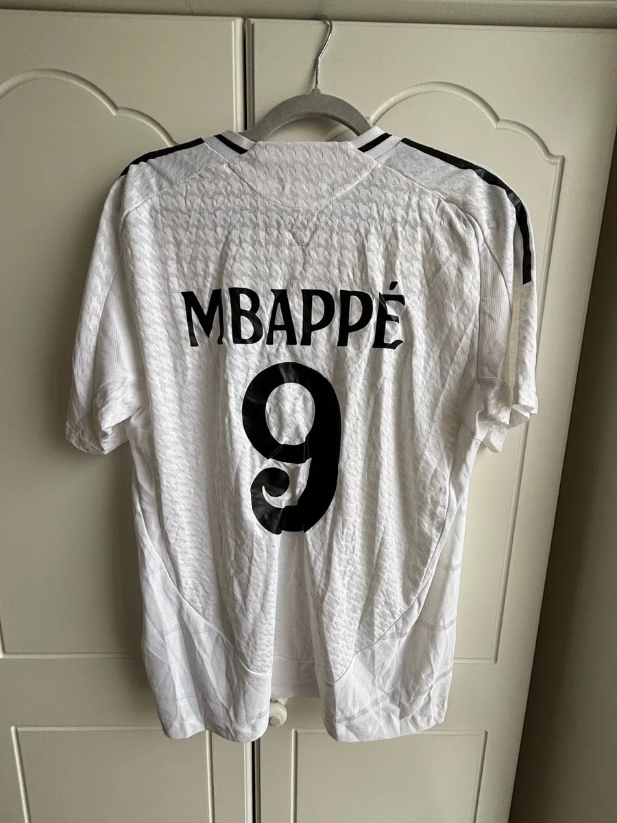 Real Madrid 24/25 Authentic Home Shirt - Image 2