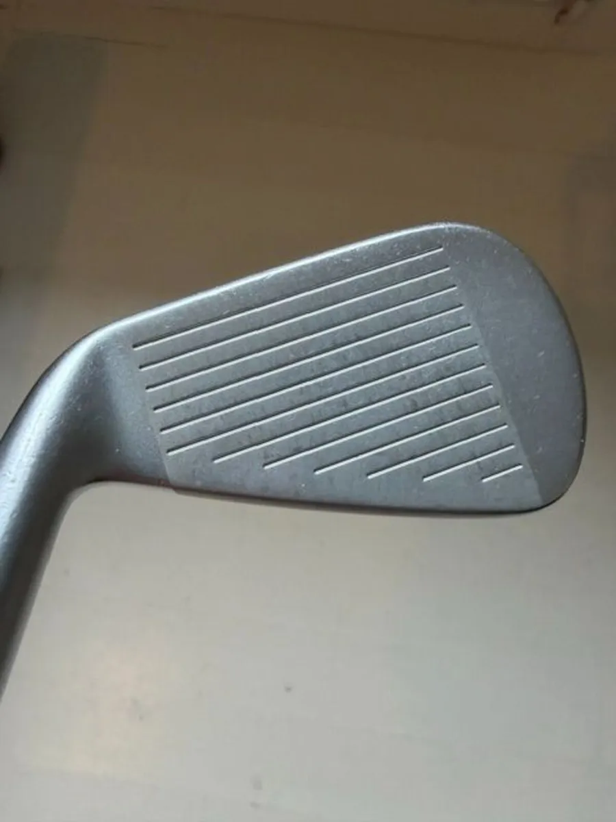 Mizuno JPX 900 4 iron - Image 4