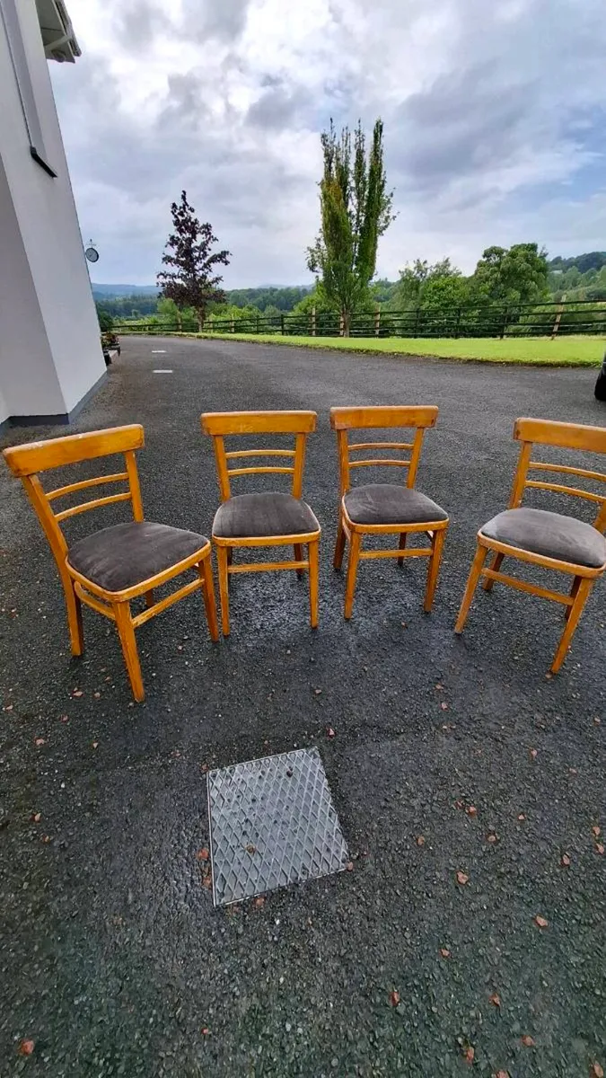 Kitchen table & 4 chairs - Image 4