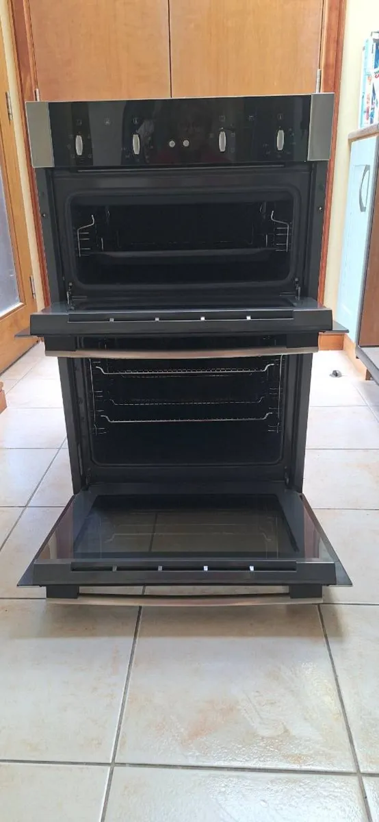 Neff built in double oven - Image 2