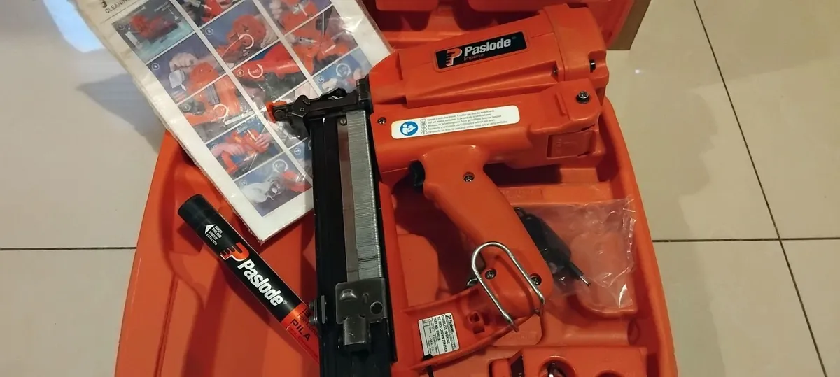 Paslode 16 Gauge 1/2" Crown Stapler - Image 1